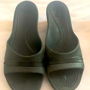 Croc size 10 wedge
